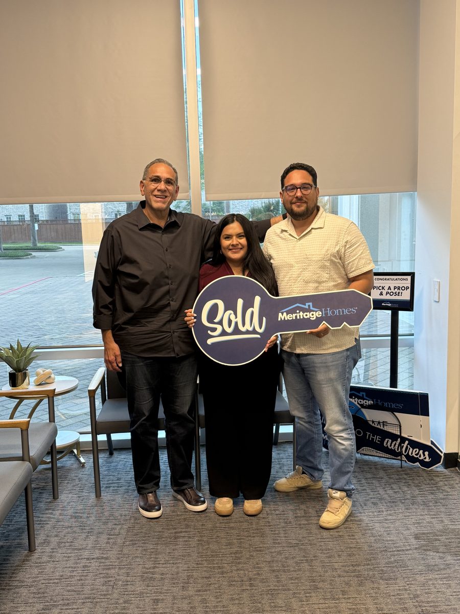 A happy Eddie Weir client at their Greater Houston home closing (photo 31 of 79)