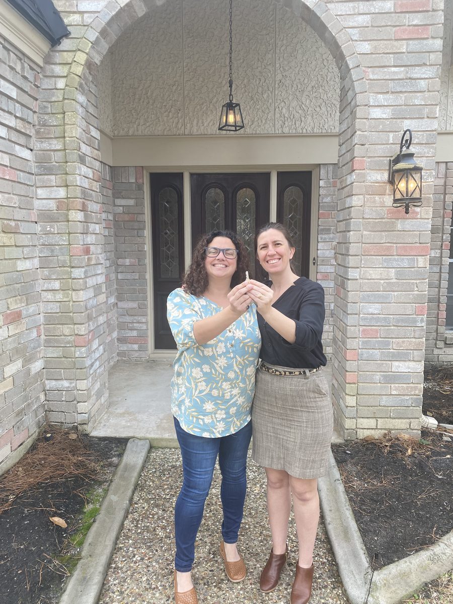 A happy Eddie Weir client at their Greater Houston home closing (photo 4 of 79)