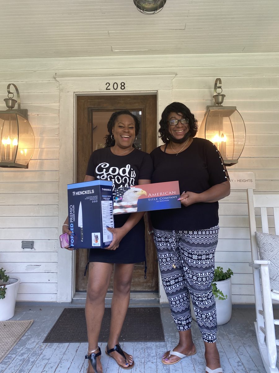 A happy Eddie Weir client at their Greater Houston home closing (photo 30 of 79)