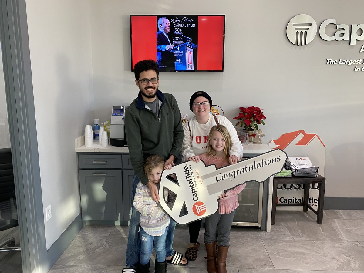 A happy Eddie Weir client at their Greater Houston home closing (photo 2 of 79)